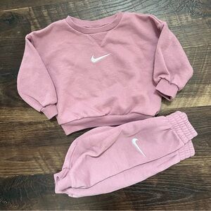 Nike relaxed fit center swoosh embroidered mauve pink jogging sweat suit 12m
